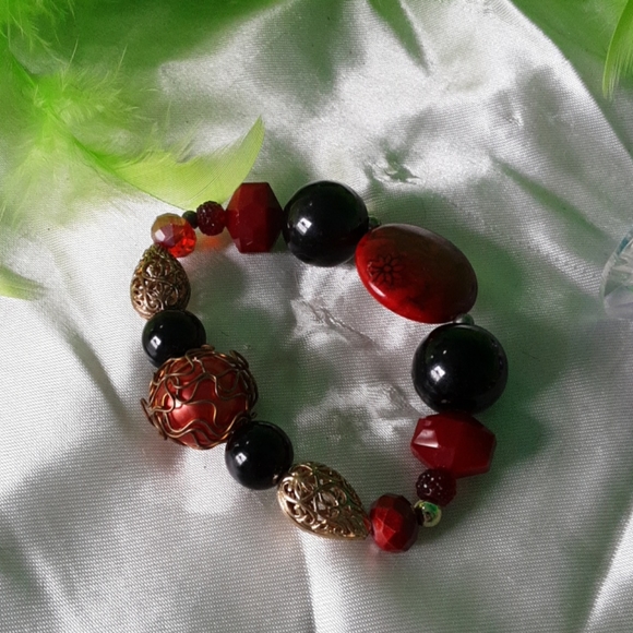 Bracelets - Picture 2 of 5